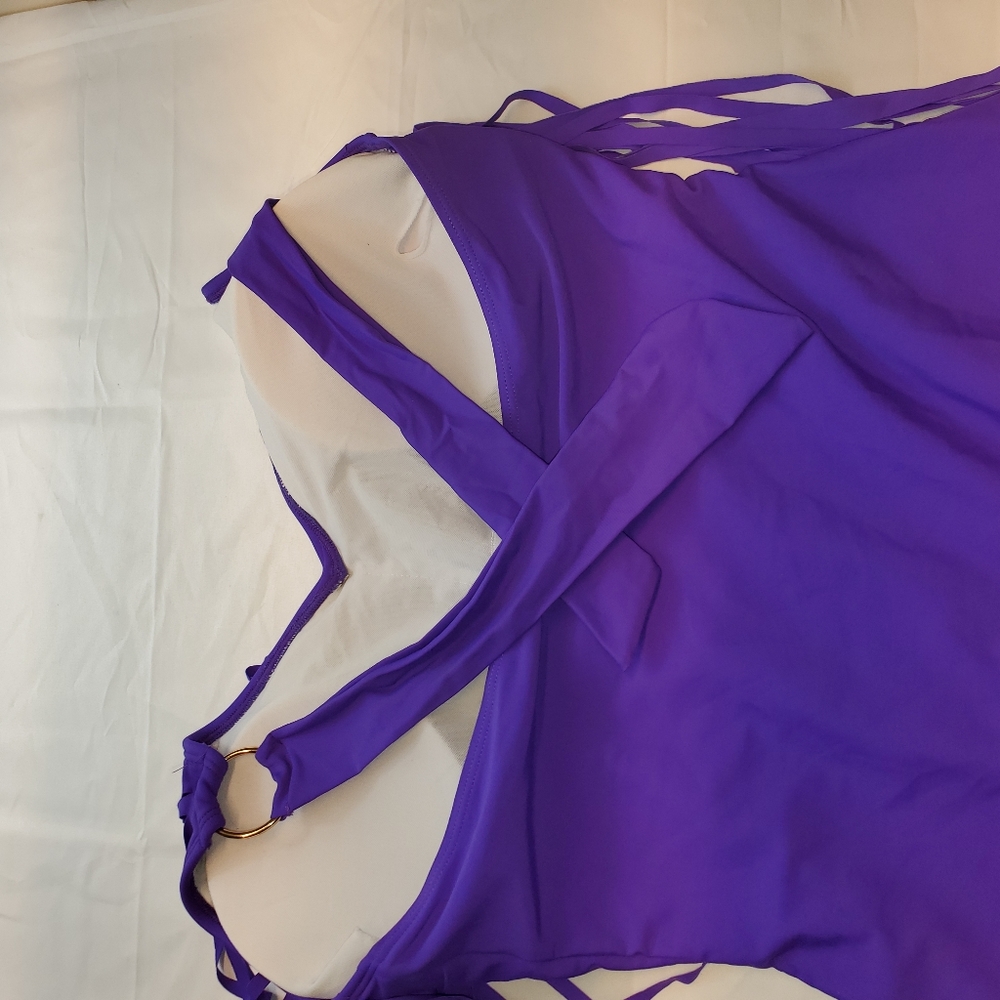 One Piece Swimsuit with Pretty Tassel - Picture 3 of 6